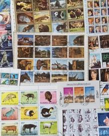 lotto 800 francobolli foglietti diversi differenti