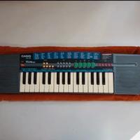 Pianola Casio SA-38 con custodia.