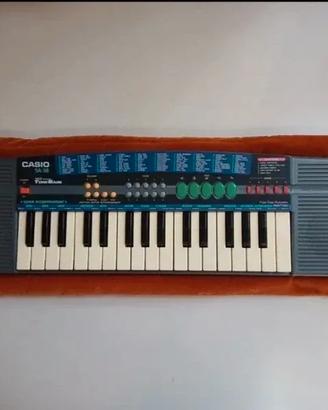 Pianola Casio SA-38 con custodia.