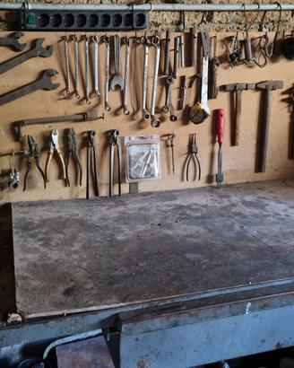 BANCO-Tavolo da officina con morsa acciaio