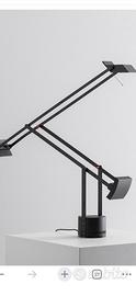 Lampada da tavolo Artemide Tizio alogena
