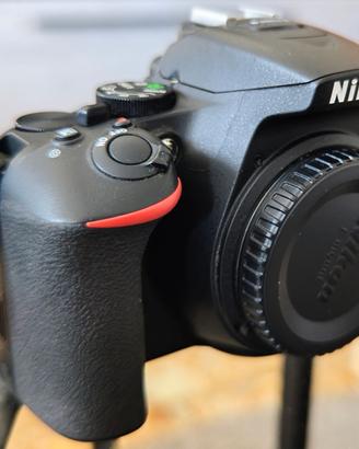Nikon D 5600 18-55 VR Kit + obiettivo Nikon DX