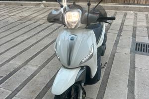 Beverly 350