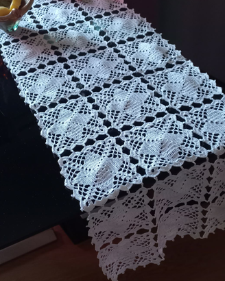 Runner lungo 2 metri in cotone all'uncinetto