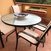 Tavolo tondo + 4 sedie