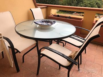 Tavolo tondo + 4 sedie