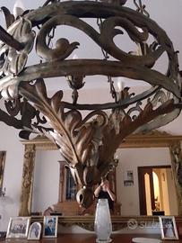 Lampadario in ferro battuto