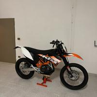 KTM 690 Enduro R 2012 5.000Km Base progetto MOTARD