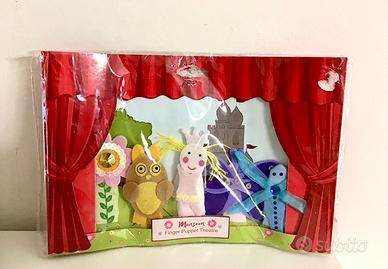Gioco teatrino di stoffa e carta