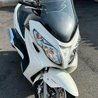 Scooter Suzuki Burgman 400 con ABS