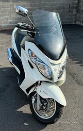 Scooter Suzuki Burgman 400 con ABS