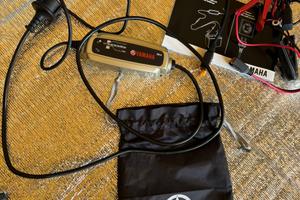 Caricabatterie mantenitore 6 fasi yamaha