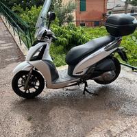 Kymco People 300i - 2012