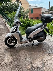 Kymco People 300i - 2012