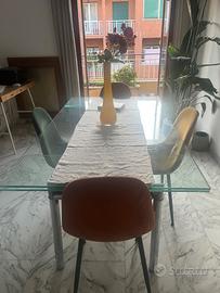 Tavolo  in cristallo allungabile