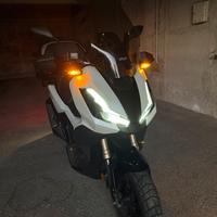 Honda Adv 350