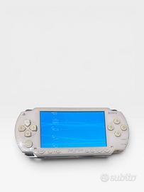 PSP Fat Bianca PSP-1004 con Caricatore e Custodia