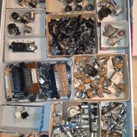 lotto materiale per montaggi elettronica 