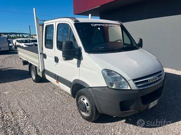 IVECO DAILY 7 POSTI DOPPIA CABINA CASSONE FISSO