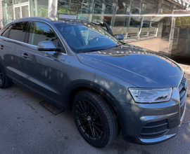 AUDI Q3 2.0 TDI 150 CV 4 S-Tronic Colore grigio