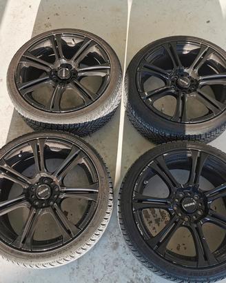 4 Cerchi Momo Corse 18" + gomme da neve + sensori 