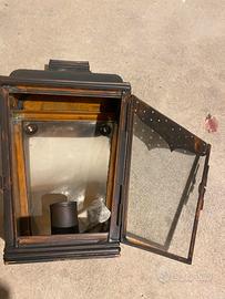 N. 2 Lampade  da esterno a parete.