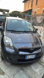 Toyota yaris 2010 1.3 benzina