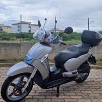 Aprilia Scarabeo 250ie light
