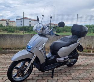 Aprilia Scarabeo 250ie light