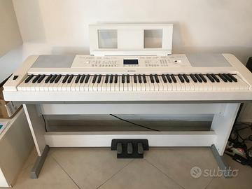 Pianoforte digitale Yamaha DGX660