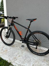 Mountain Bike KTM 27,5” Shimano Deore - RockShox