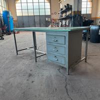 Tavolo da lavoro industriale – 2 m x 80 cm
