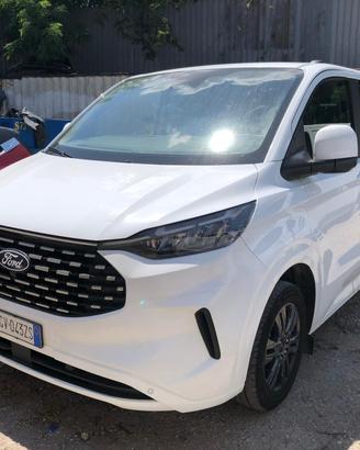 FORD TOURNEO