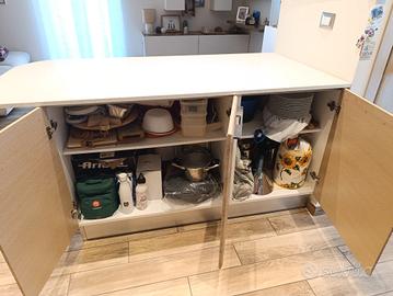 Penisola cucina con sgabelli 