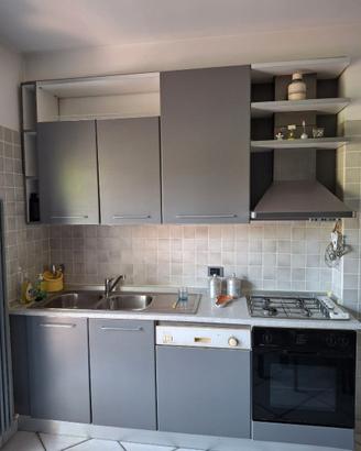 Cucina completa grigia