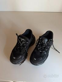 Scarpe balenciaga nere triple s
