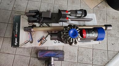 ASPIRAPOLVERE DYSON V8