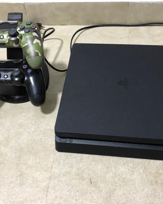 PS4 SLIM 1TB con 5 giochi