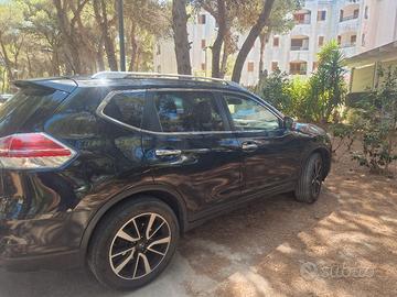 nissan x trail Tekna 4wd nera 10 2015