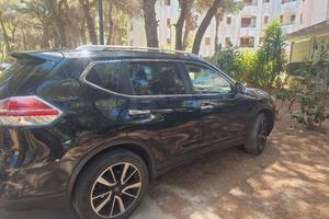 nissan x trail Tekna 4wd nera 10 2015