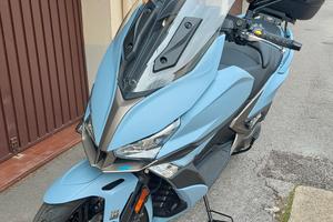 Scooter Kimco 400S Prato