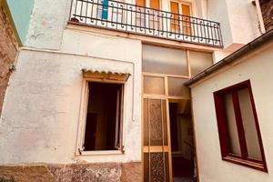 Aritzo Casa singola con cortile