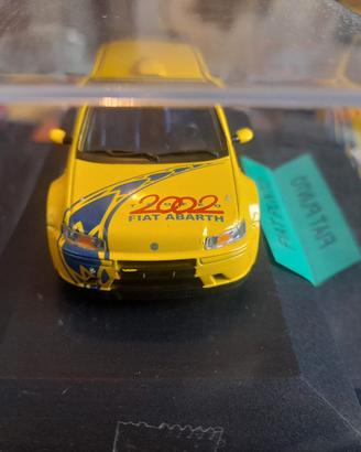 Fiat Punto Abarth Modellino Scala 1_43 