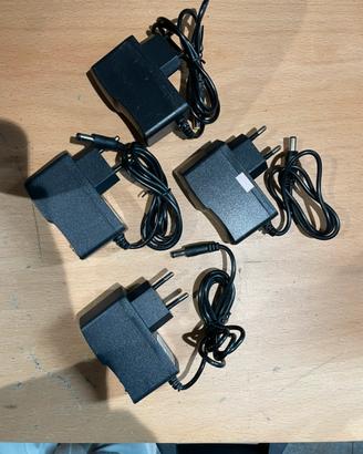 Alimentatore universale telecamera 12v