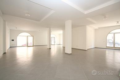 Locale commerciale - Parabita