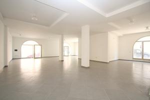 Locale commerciale - Parabita