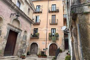 3 LOCALI A VENAFRO