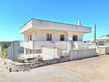 Villa di 263 m² con più di 5 locali a Alberobello