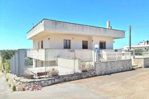Villa di 263 m² con più di 5 locali a Alberobello