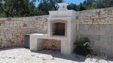 Villetta in pietra nella campagna pugliese